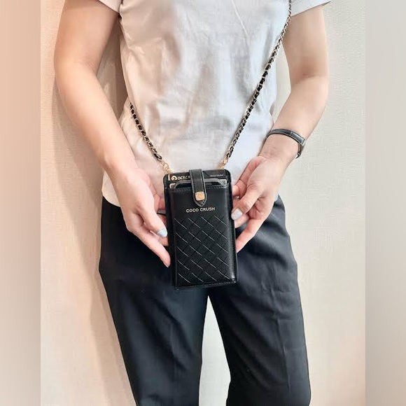 Authentic Coco Crush White Quilted Crossbody Bag - Picture 3 of 4